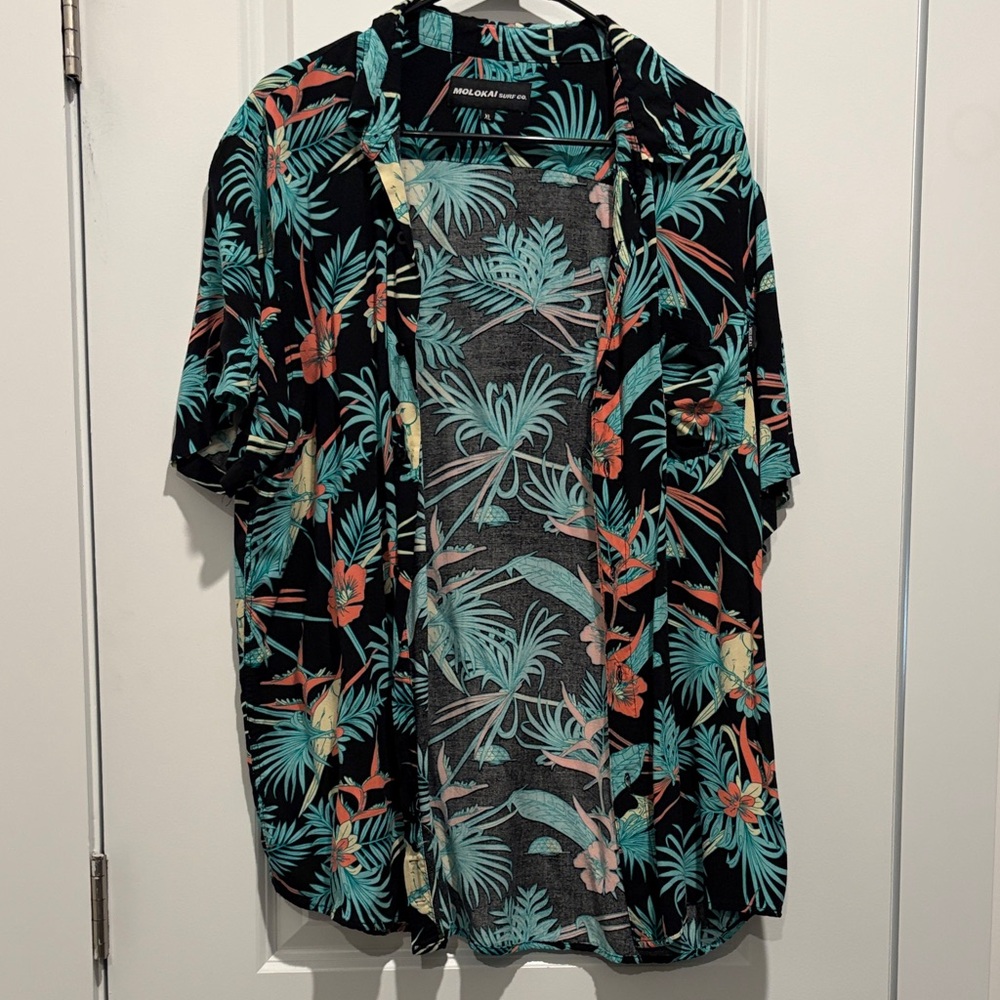 Men's Black Tropical Floral Short-Sleeve Shirt